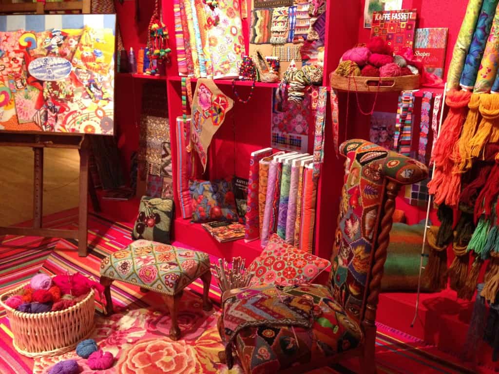Kaffe_Fassett_American_Museum_Bath2
